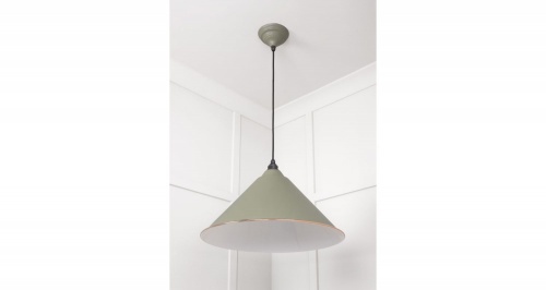 White Gloss Hockley Pendant in Tump