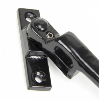 Black Night Vent Monkeytail Fastener RH - Locking