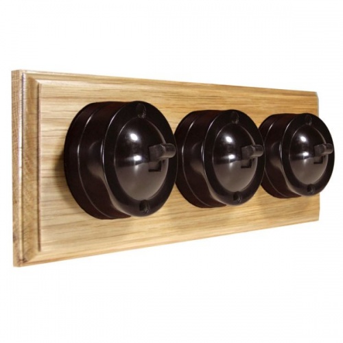 3 Gang Bakelite Switch - Light Oak Horizontal