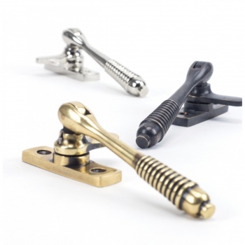 Aged Brass Reeded Fastener - Locking