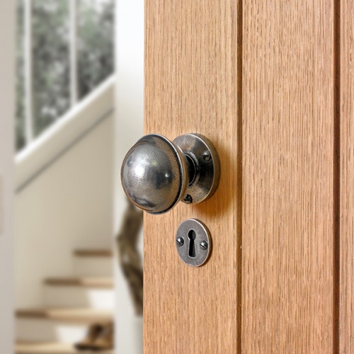 Finesse Beamish Pewter Door Knob on Round Rose