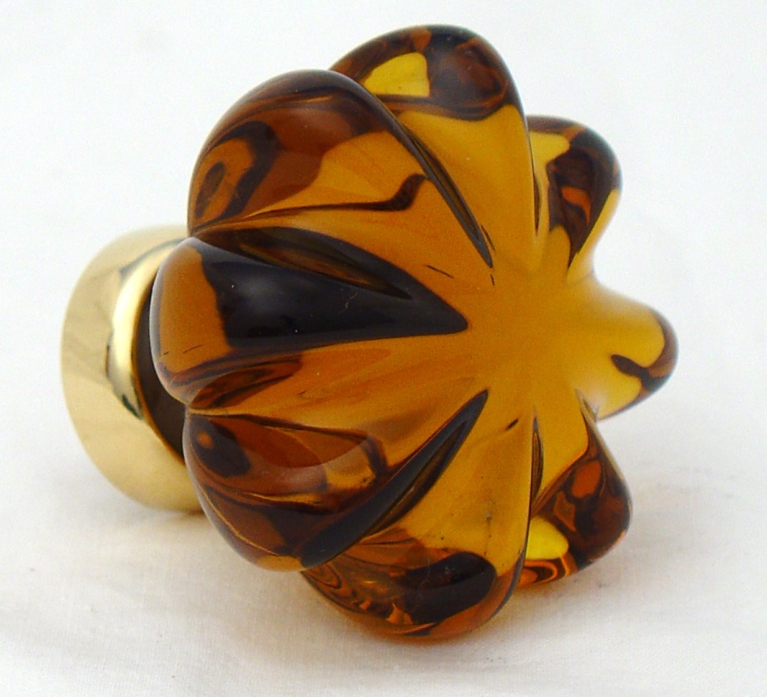 Daisy Glass Cupboard Knobs