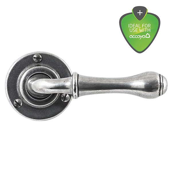 Finesse Derwent Pewter Door Handle on Round Rose