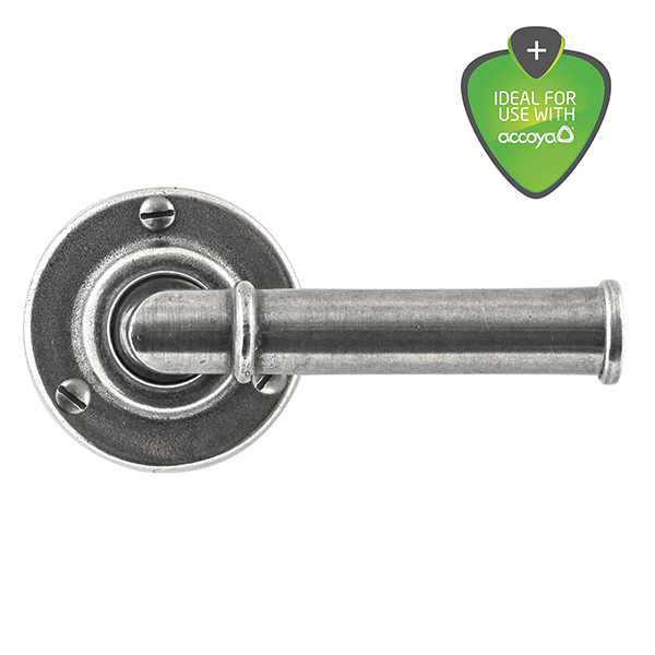 Finesse Wexford Pewter Door Handle on Round Rose