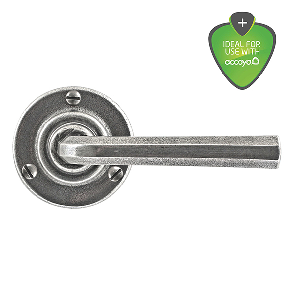 Finesse Tunstall Pewter Door Handle on Round Rose