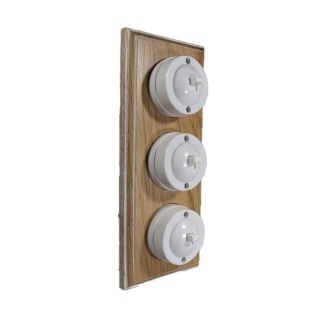 3 Gang 1 or 2way Horizontal Bakelite Switch White Dolly On A Limed Oak Base