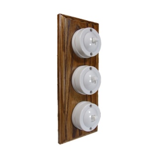 3 Gang 1 or 2way Vertical Bakelite Switch White Dolly On A Medium Oak Base